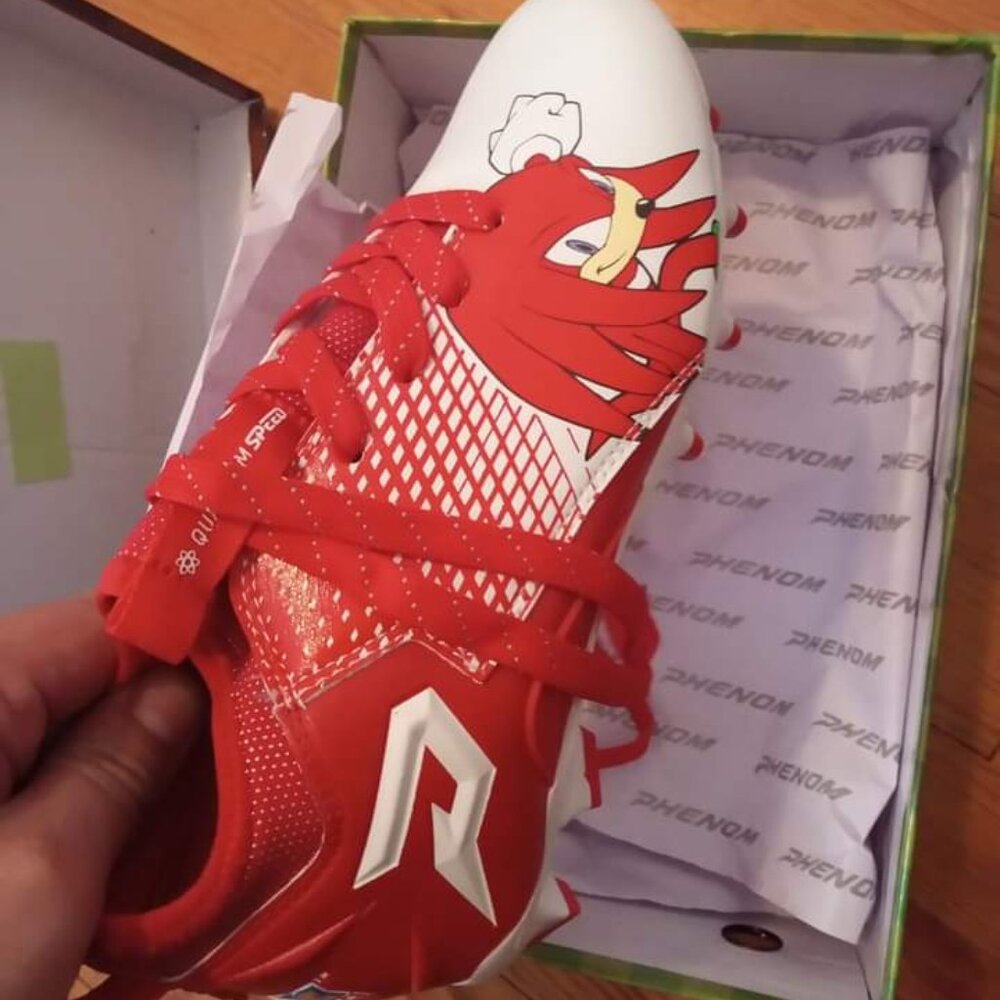 Knuckles (Sonic) youth football cleats